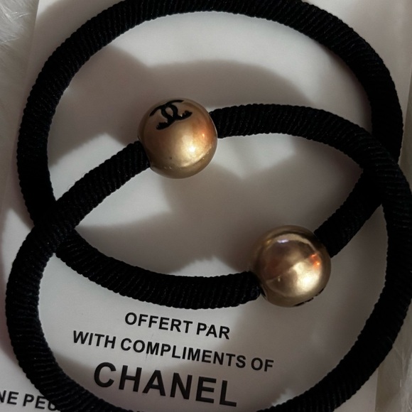 GWP Black and Gold CC Hair Accessory - Picture 2 of 3